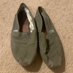 Tom’s slip on’s